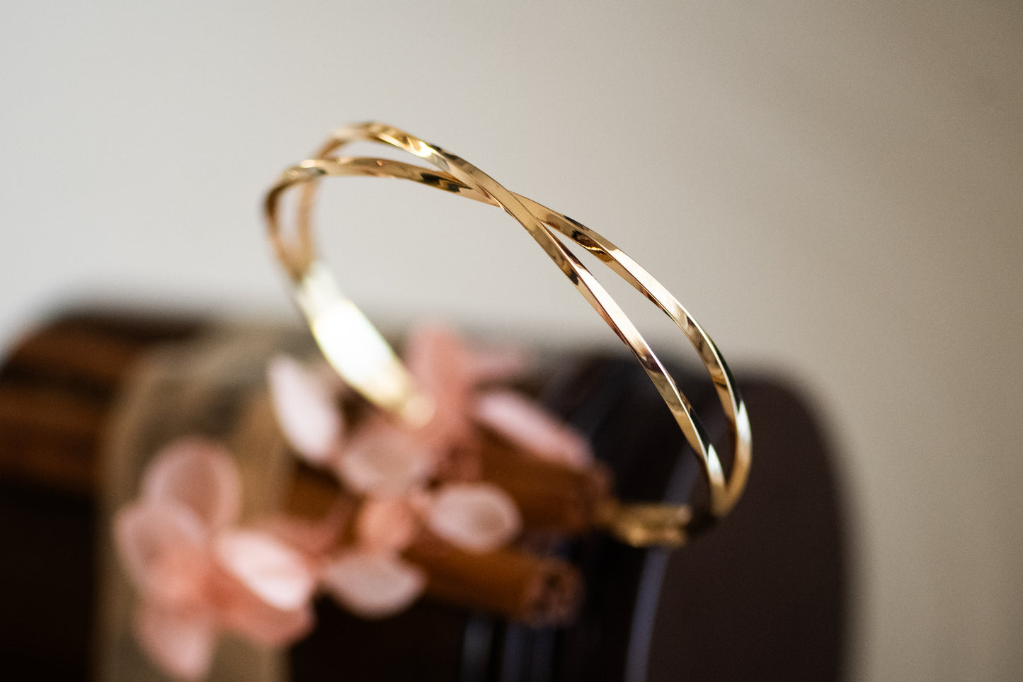 Twist Elegance Bangle