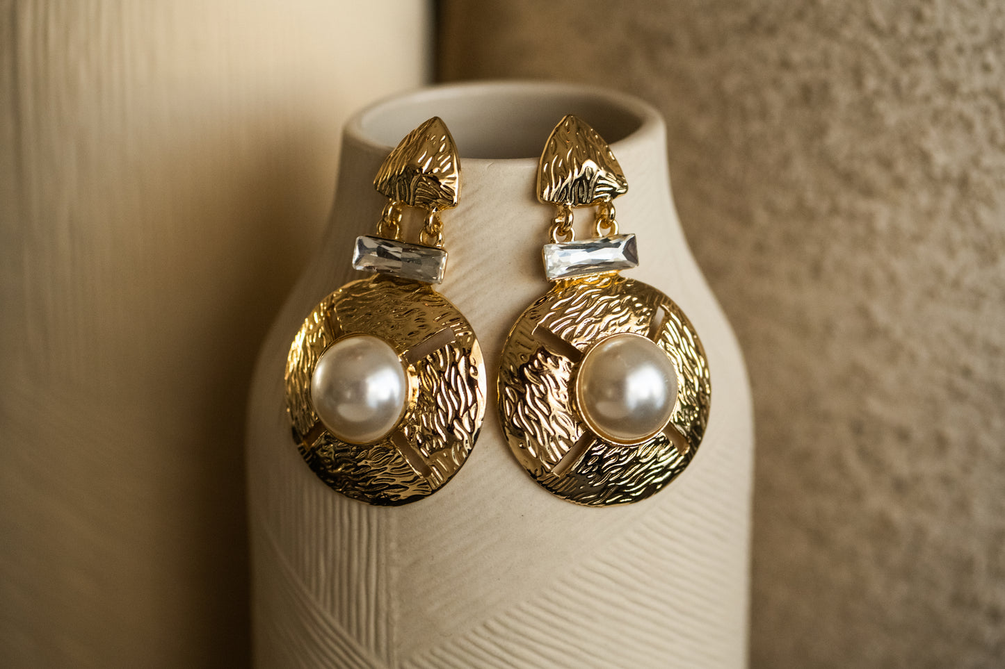 Regal Pearl Medallion
